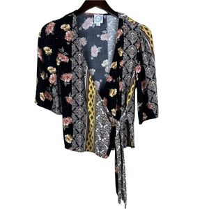 Women’s Blue Flair Short Sleeve Wrap Front Floral Print Top, Multicolor,…